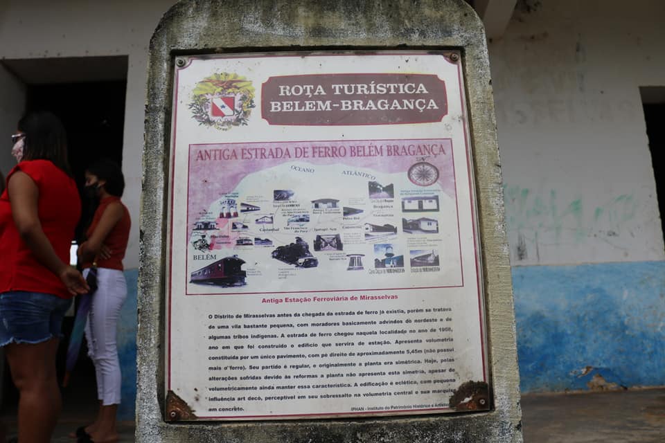placa sobre a estrada de ferro belém bragança
